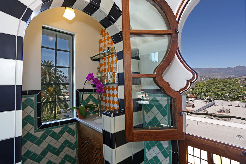 Paradise Retreats Ablitt House in Downtown Luxury Vacation