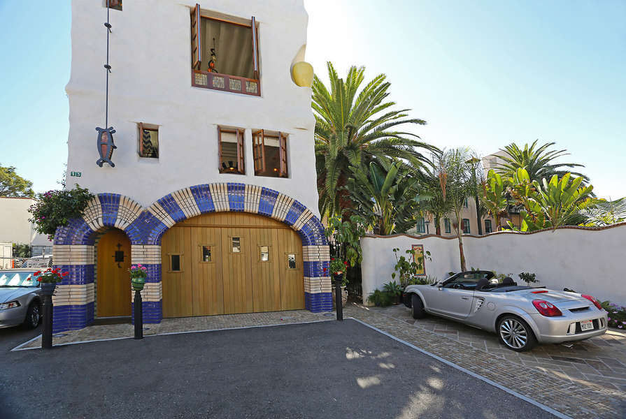 Paradise Retreats Ablitt House in Downtown Luxury Vacation