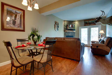 C422-1 Apple Hideaway